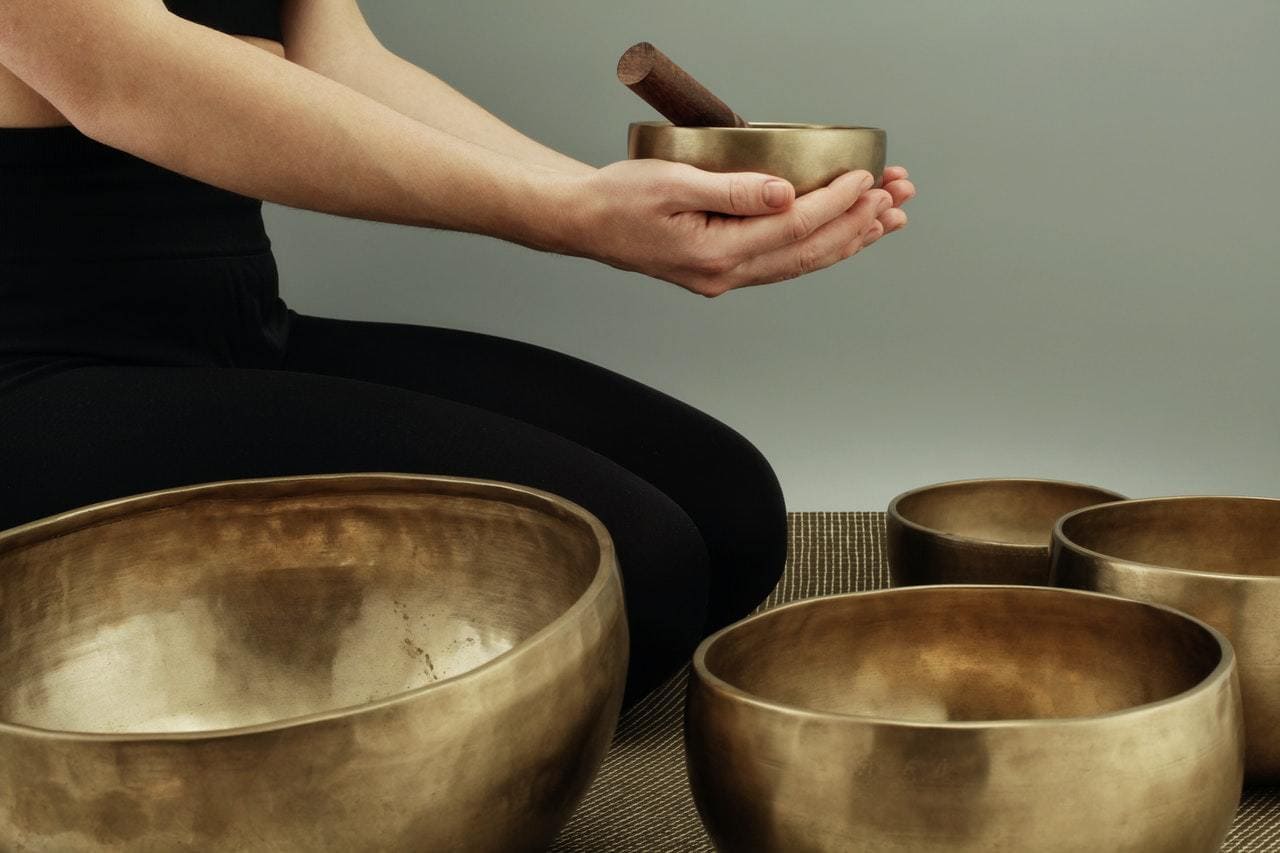 Masaż dźwiękiem, czyli co mogą zdziałać gongi i misa