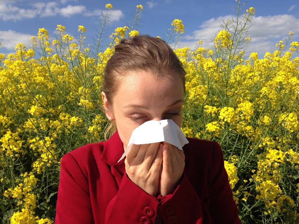 Jak unikać alergenów? – porady dla osób z alergią