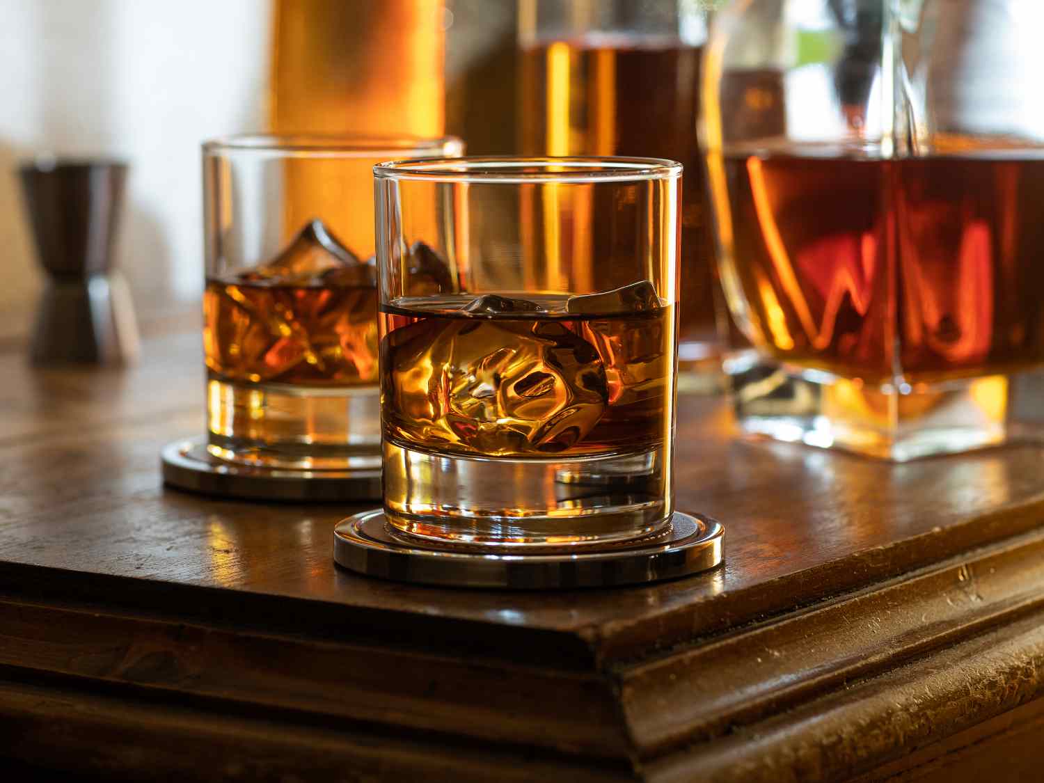 Whiskey irlandzka – jakie są jej gatunki? W jaki sposób różni się od szkockiej?